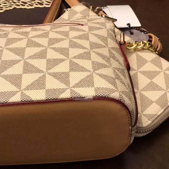 SOLD SOLD SOLD - Picture 4 of 4